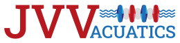 JVV Acuatics, empresa líder en el sector de los productos para albercas deportivas, estamos presentando nuestra nueva identidad visual. El cambio de logo e imagen corporativa es una muestra de la evolución de la empresa y compromiso con la innovación, el dinamismo y la calidad. El nuevo logo es más moderno y utiliza colores vivos que transmiten energía, pasión, lealtad y dinamismo. El icono del logo representa unas corcheras o líneas de carril, con un elemento acuático que simboliza el movimiento y la fluidez.